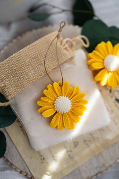 Beautiful Spring Daisy Soy Wax Sachet Wax Melt Gift, Rose