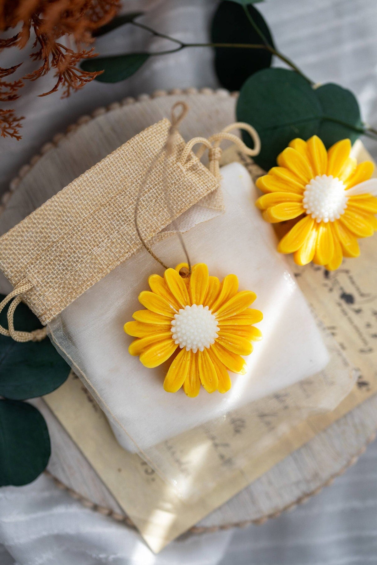 Beautiful Spring Daisy Soy Wax Sachet Wax Melt Gift, Rose